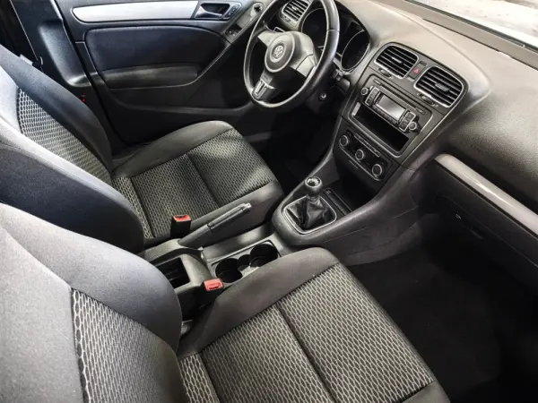 Volkswagen Golf 1.6 TDi Confortline 20