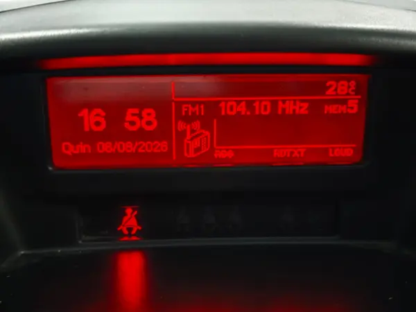 Peugeot 207 1.4 HDi Urban 8