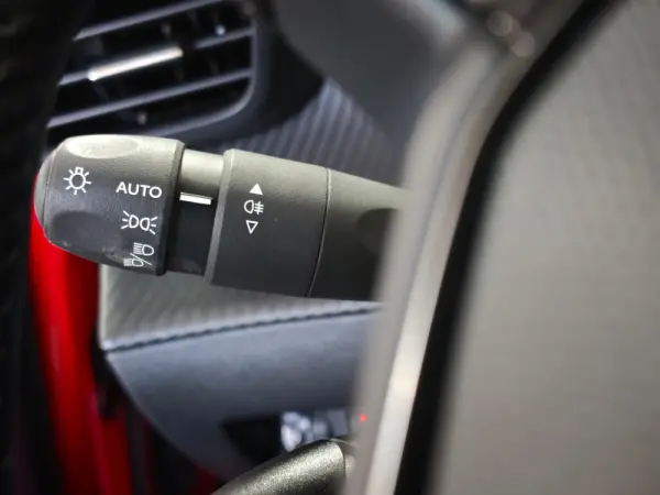 Peugeot e-2008 Allure 23