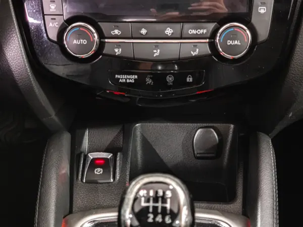 Nissan Qashqai 1.5 dCi Tekna 12