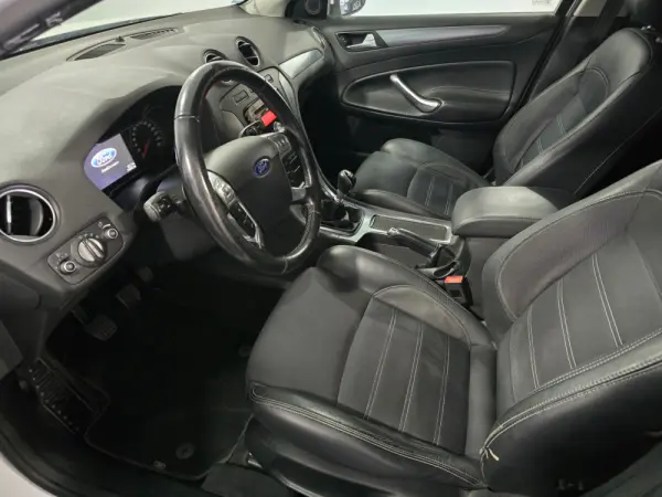 Ford Mondeo SW 1.6 TDCi Titanium 15