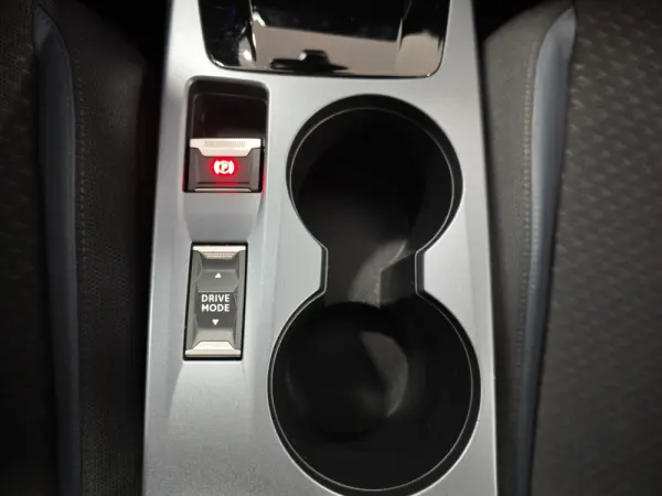 Peugeot e-2008 Allure 19