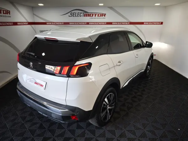 Peugeot 3008 1.2 PureTech Allure Pack 6