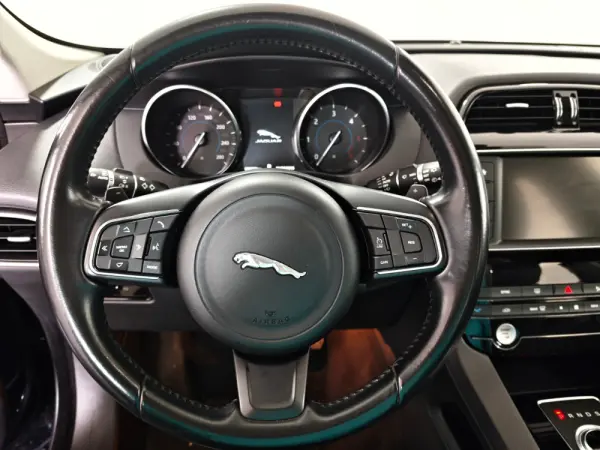 Jaguar F-Pace 2.0 i4D Prestige AWD Aut. 15