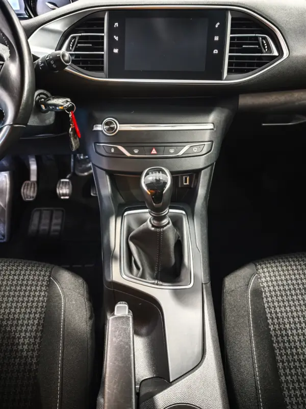 Peugeot 308 1.2 PureTech Style 12