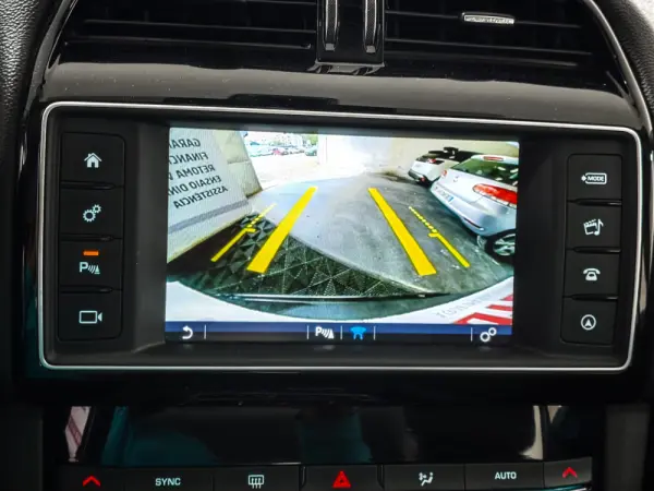 Jaguar F-Pace 2.0 i4D Prestige AWD Aut. 9