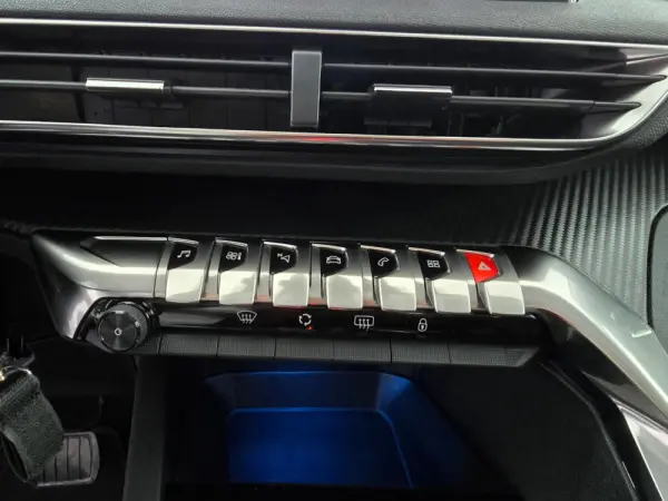 Peugeot 3008 PureTech 130 Stop & Start GPF EAT8 Active Pack 10