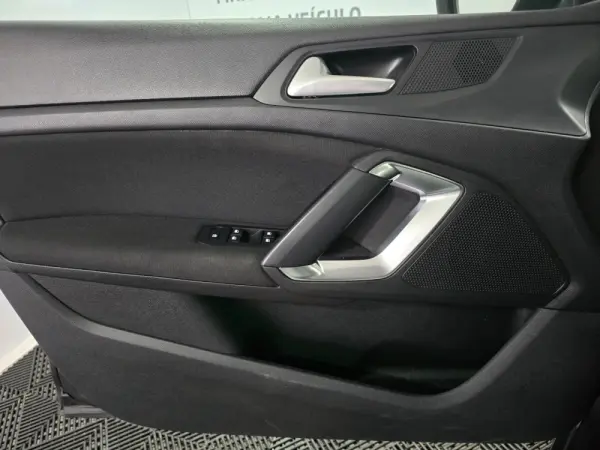 Peugeot 308 1.5 BlueHDi Style 18