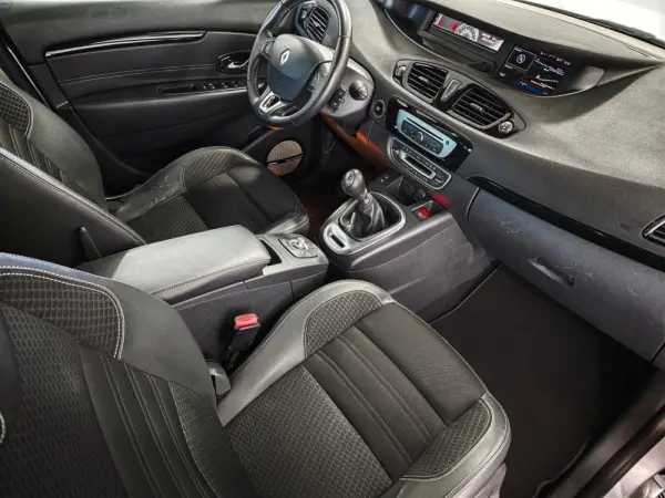 Renault Grand Scénic 1.5 dCi Bose Edition SS 26