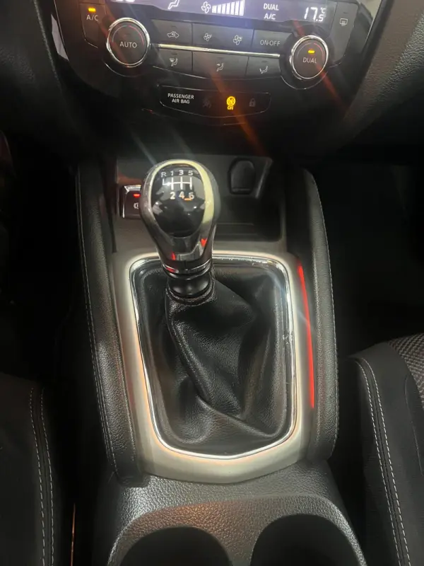 Nissan Qashqai 1.5 dCi N-Connecta 18 14
