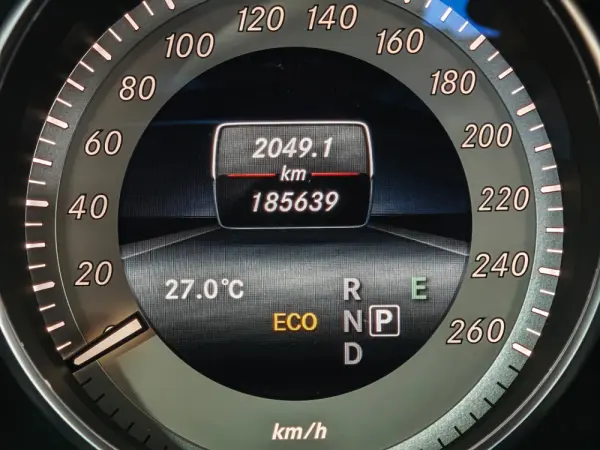 Mercedes-Benz E 220 BlueTEC BE Edition Auto. 8