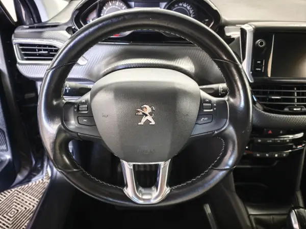 Peugeot 208 1.2 PureTech Allure 14