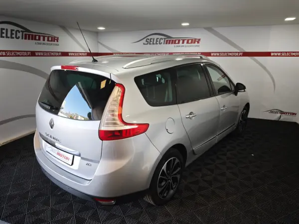 Renault Grand Scénic 1.5 dCi Bose Edition SS 6