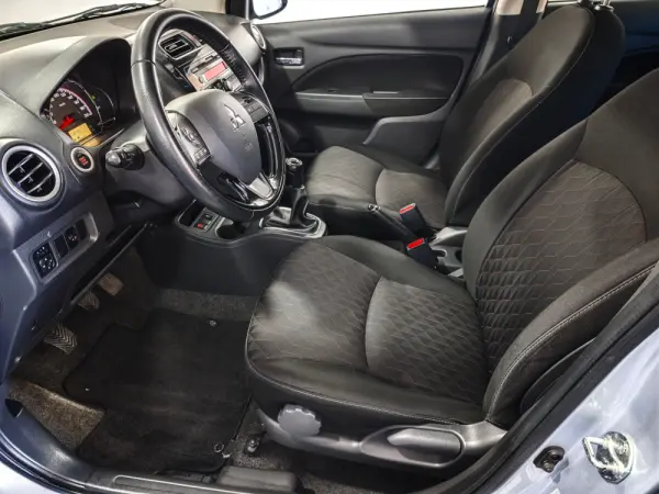 Mitsubishi Space Star 1.2 Intense 17