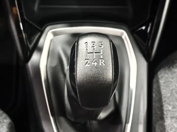 Peugeot 208 1.2 PureTech Active 12