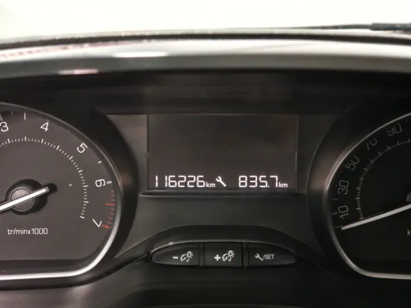 Peugeot 208 1.2 VTi Allure 7