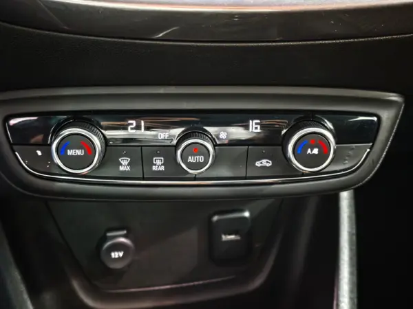Opel Crossland X 1.6 CDTi Innovation 11