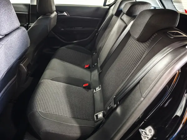 Peugeot 308 1.2 PureTech Style 19