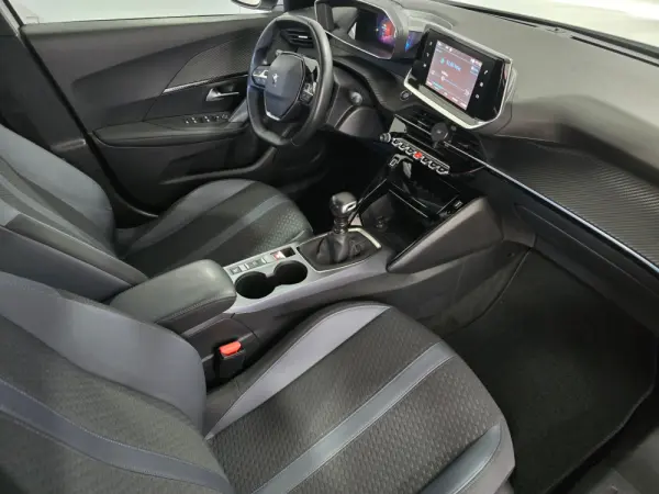 Peugeot 2008 1.2 PureTech Allure 23