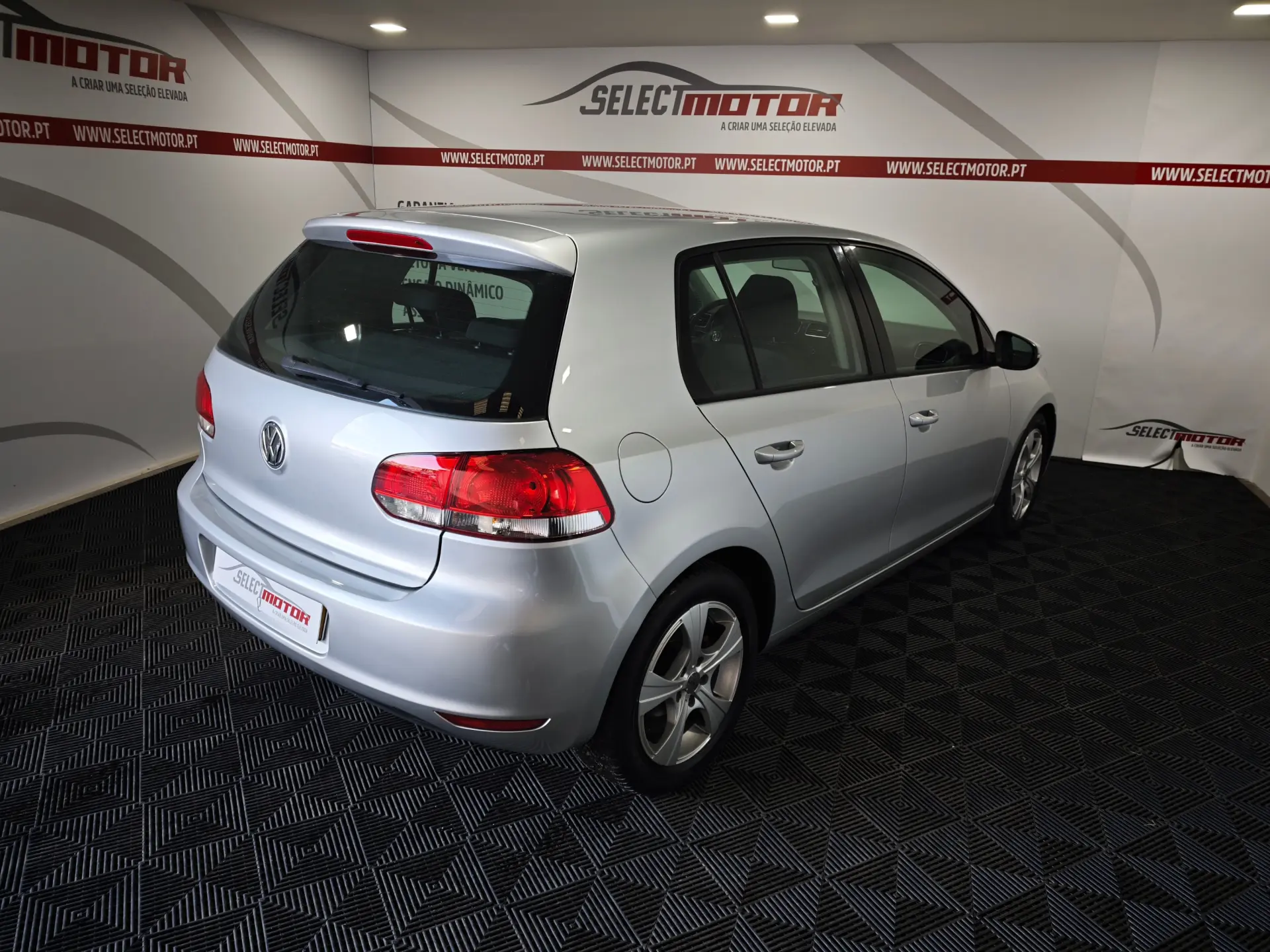Volkswagen Golf 1.6 TDi Confortline 6