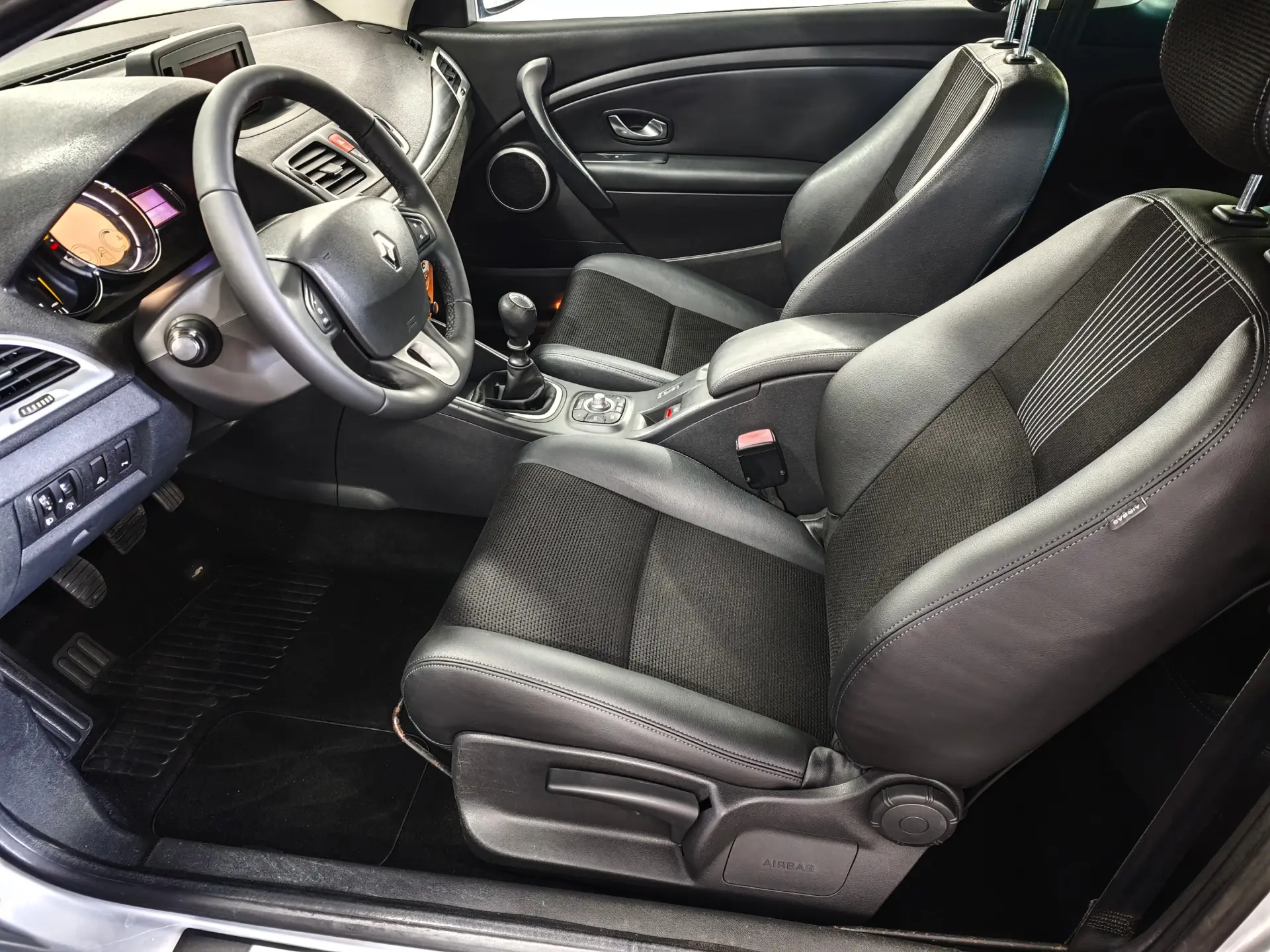 Renault Mégane Coupe 1.4 TCE Dynamique 22
