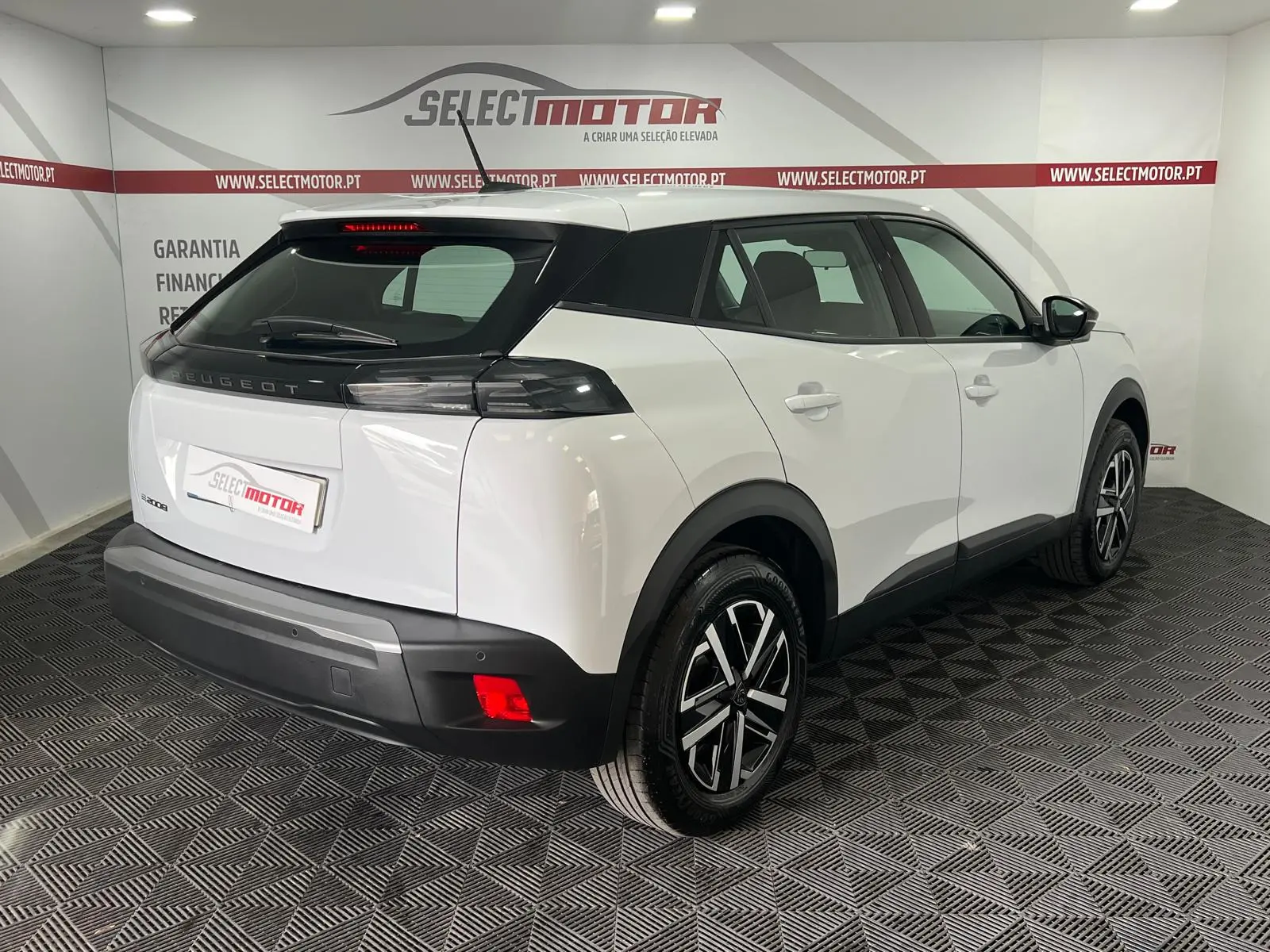 Peugeot e-2008 54 kWh SE Style 4