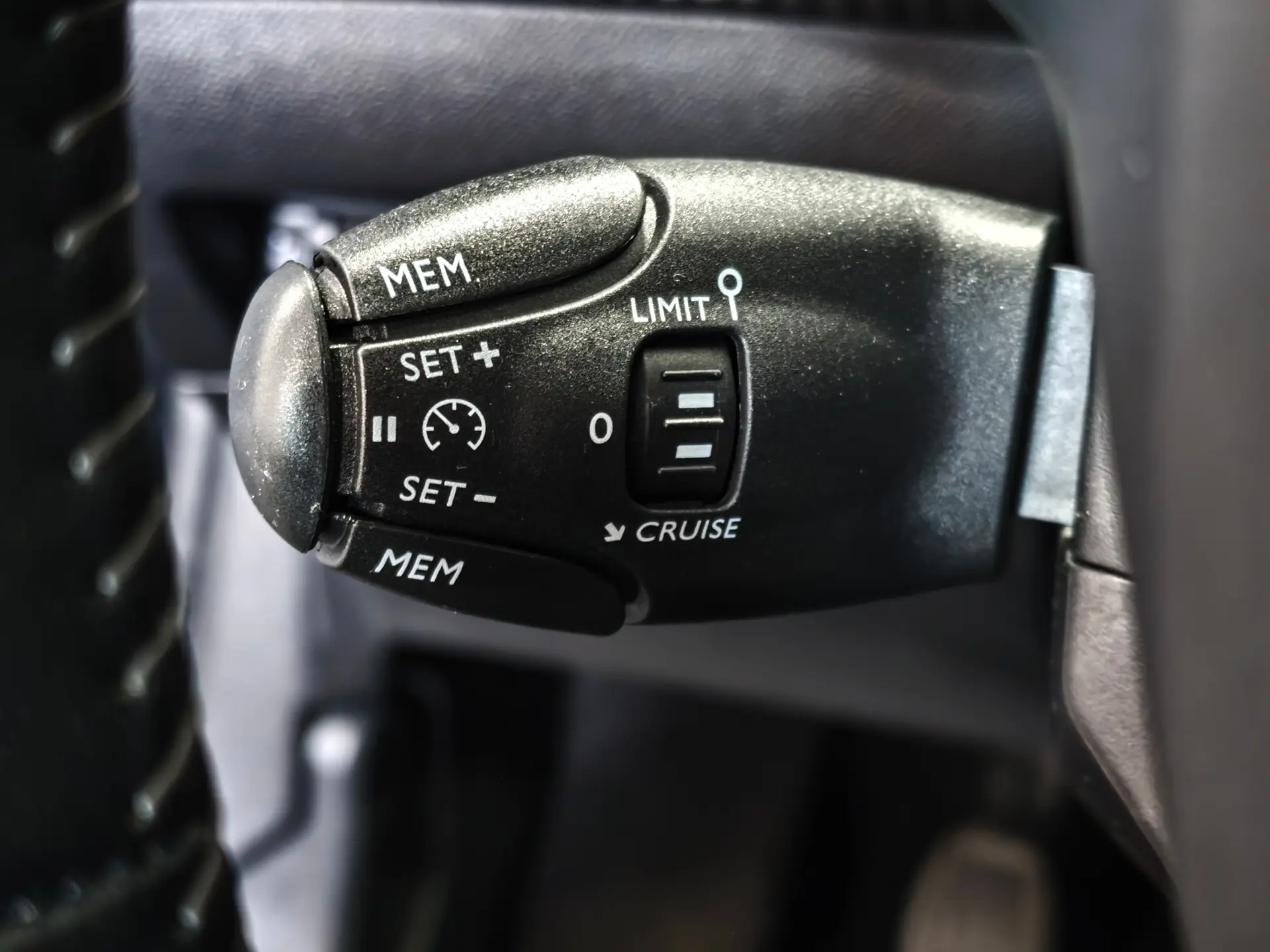 Peugeot 208 1.2 PureTech Active 15