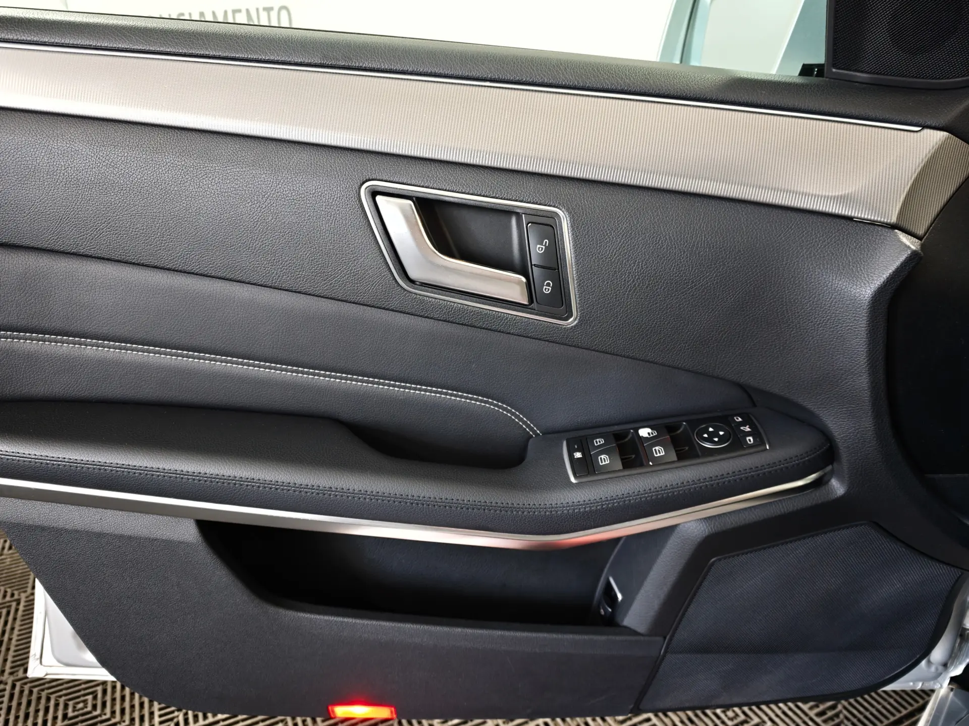 Mercedes-Benz E 220 BlueTEC BE Edition Auto. 25