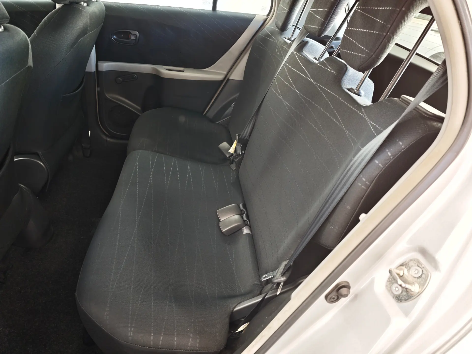 Toyota Yaris 1.0 VVT-i Comfort 19