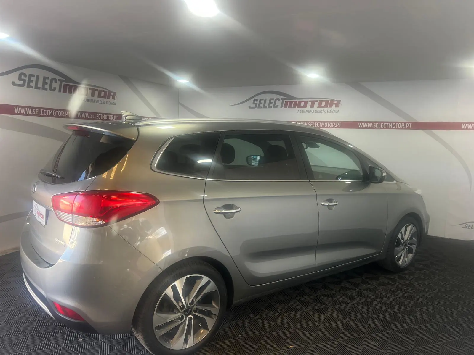 Kia Carens 1.7 CRDi ISG TX Aut. 1