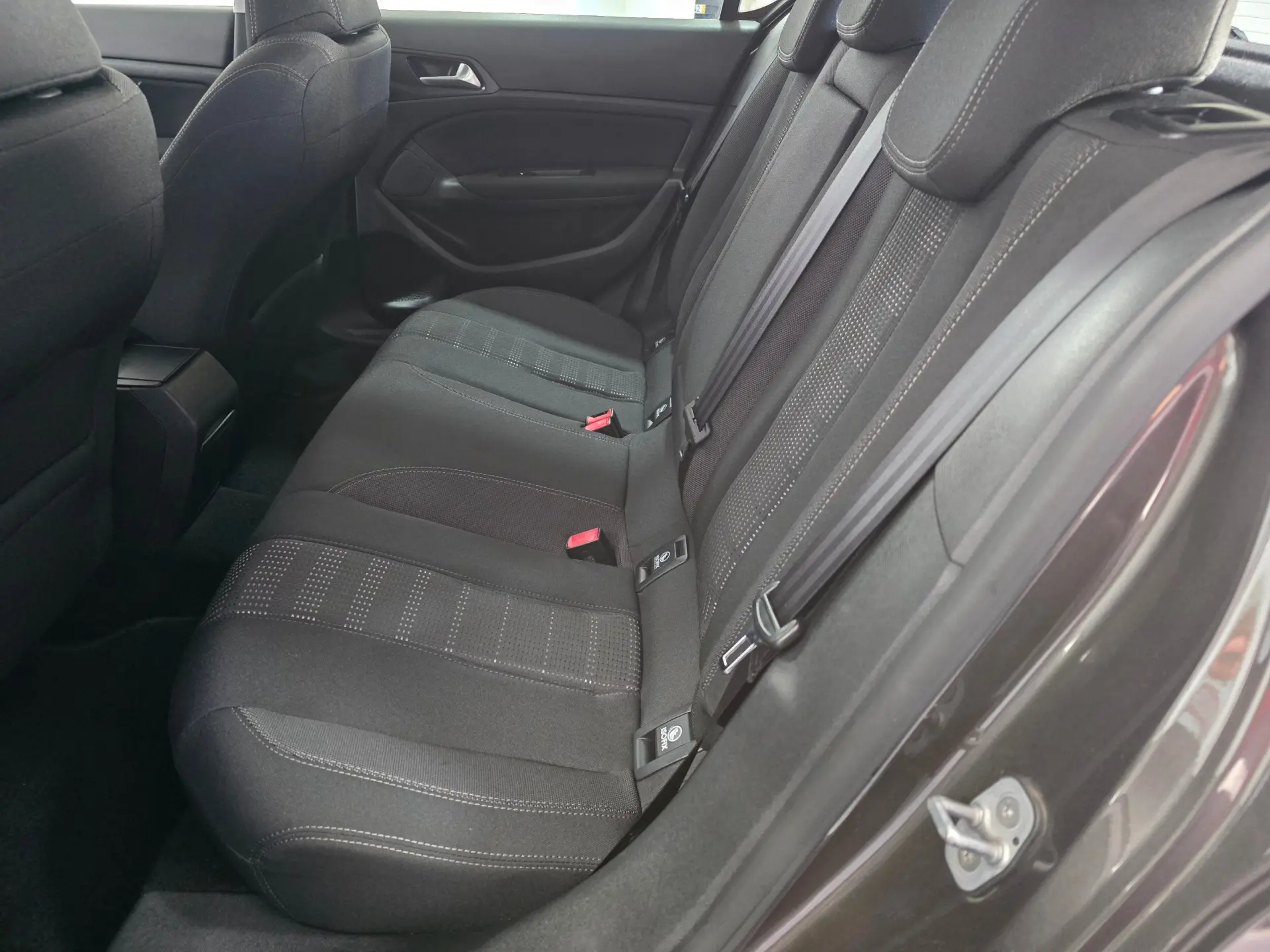 Peugeot 308 1.2 PureTech Allure Pack 18