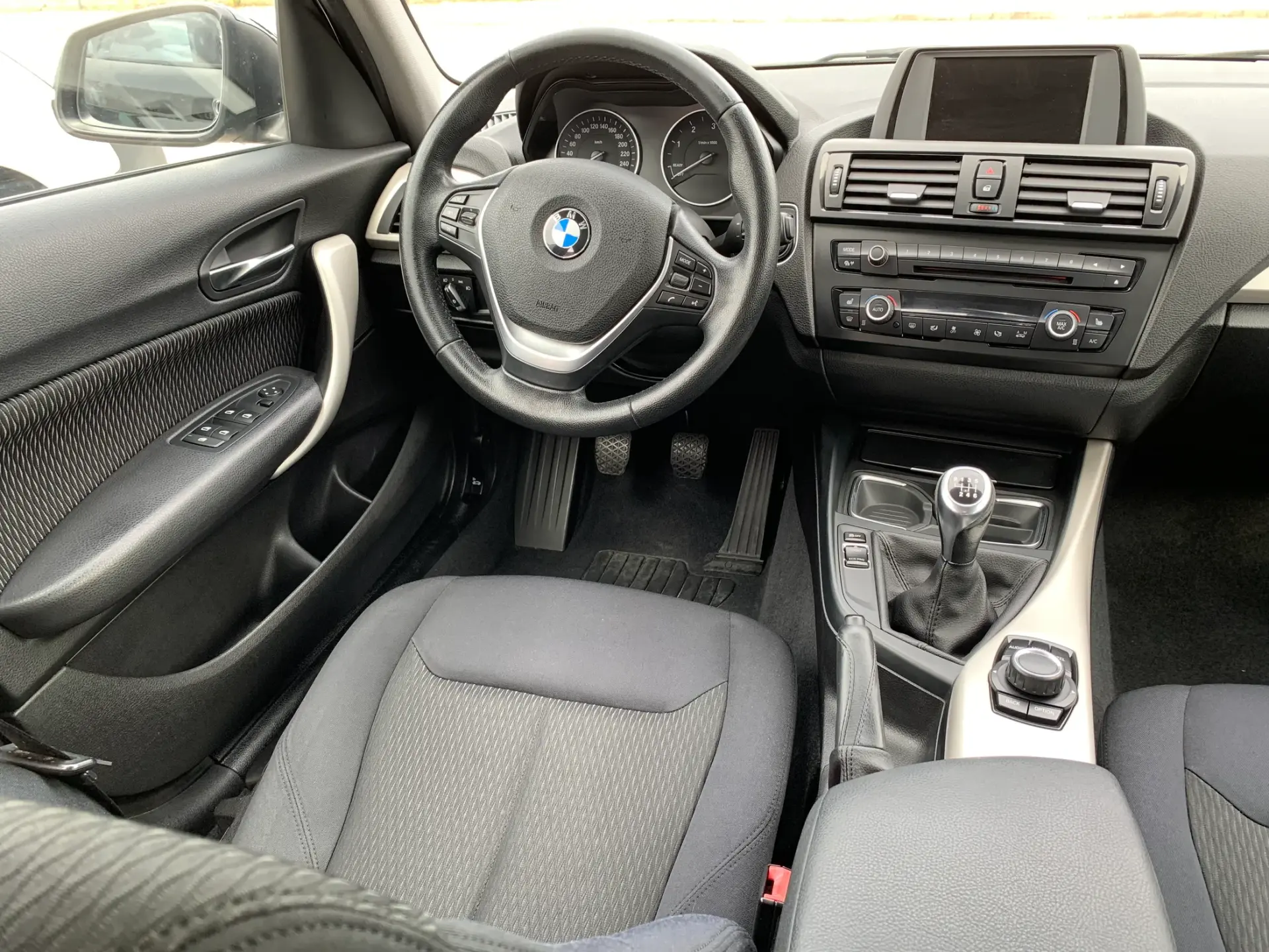 BMW 118 d Line Urban 3