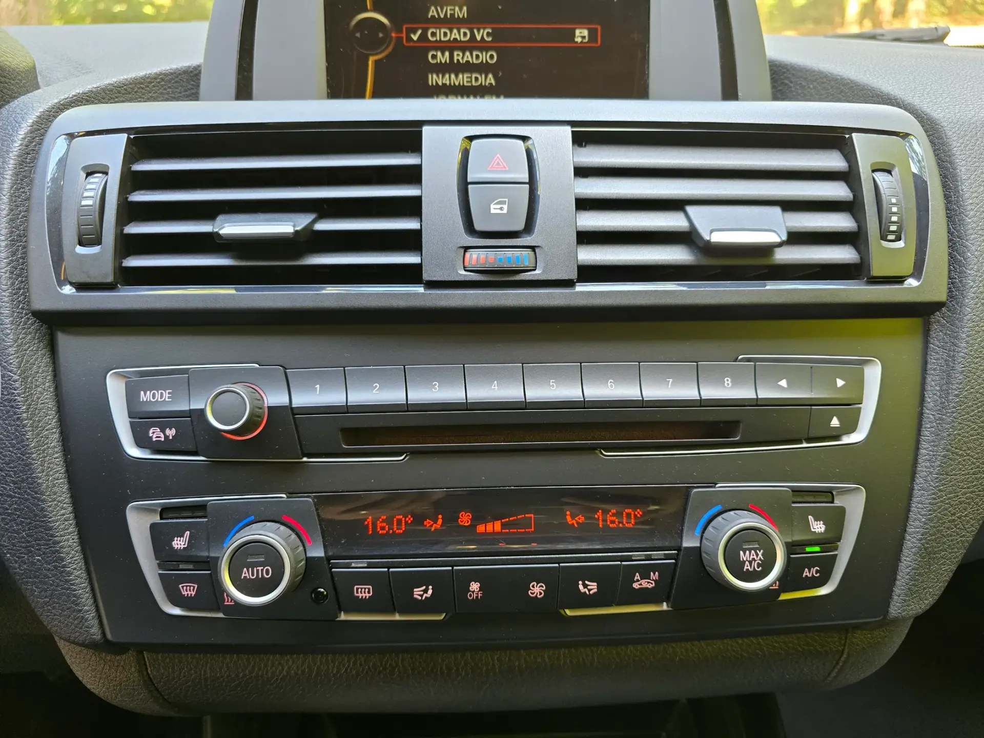 BMW 120 d Line Urban 12