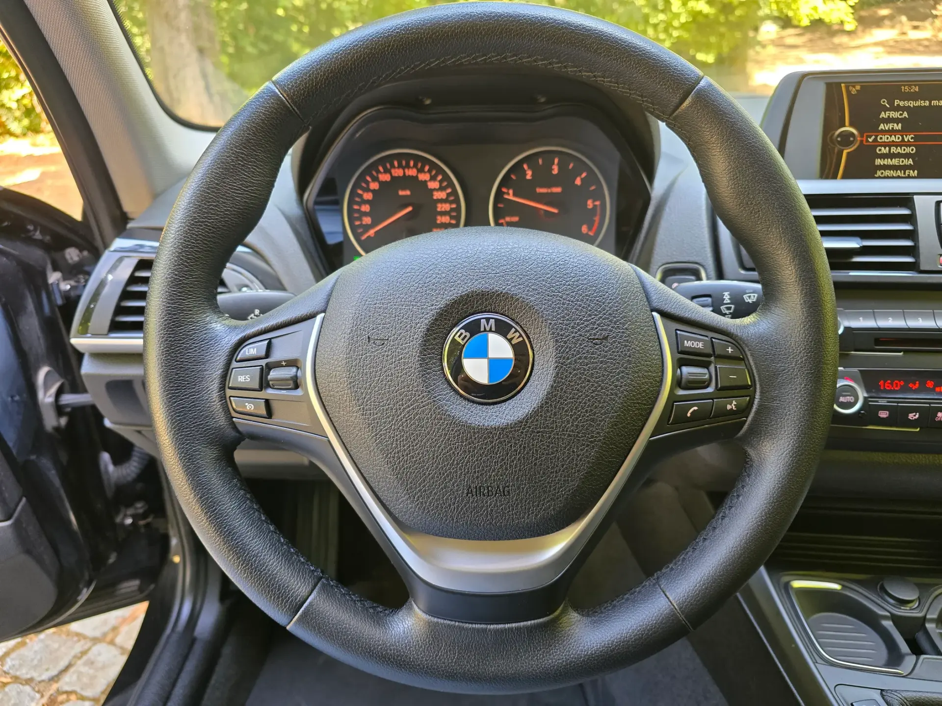 BMW 120 d Line Urban 16