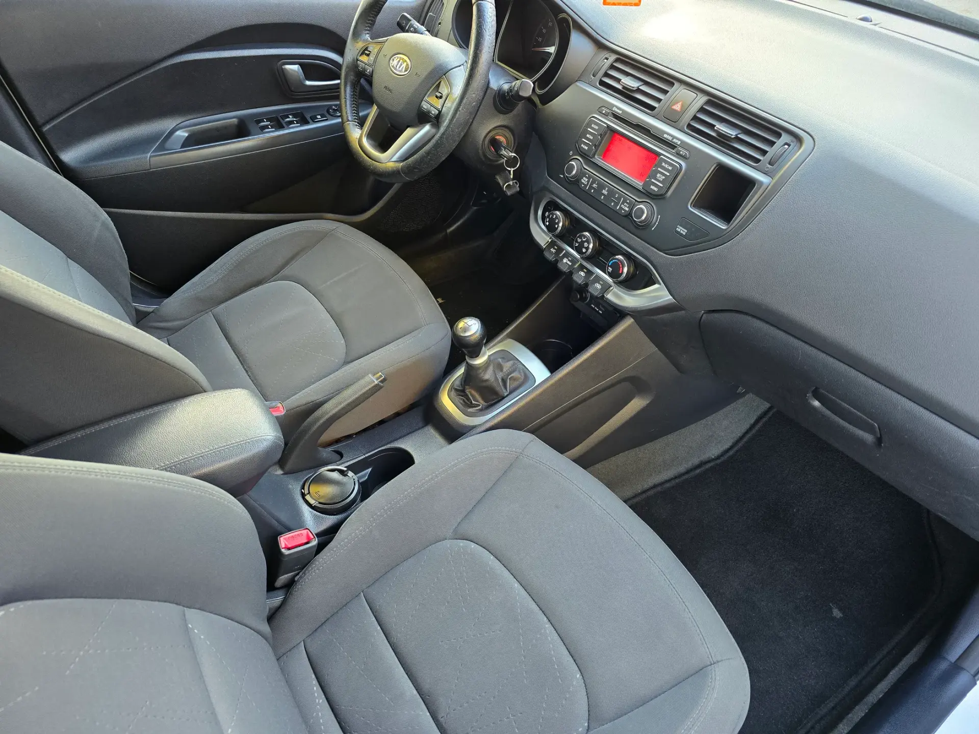 Kia Rio 1.2 CVVT LX 24