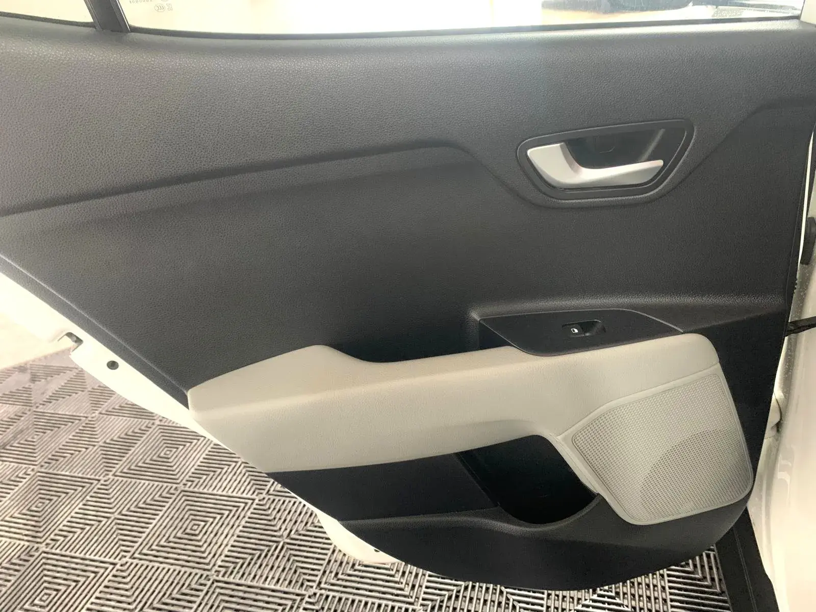 Kia Stonic 1.0 T-GDI TX 7DCT 18