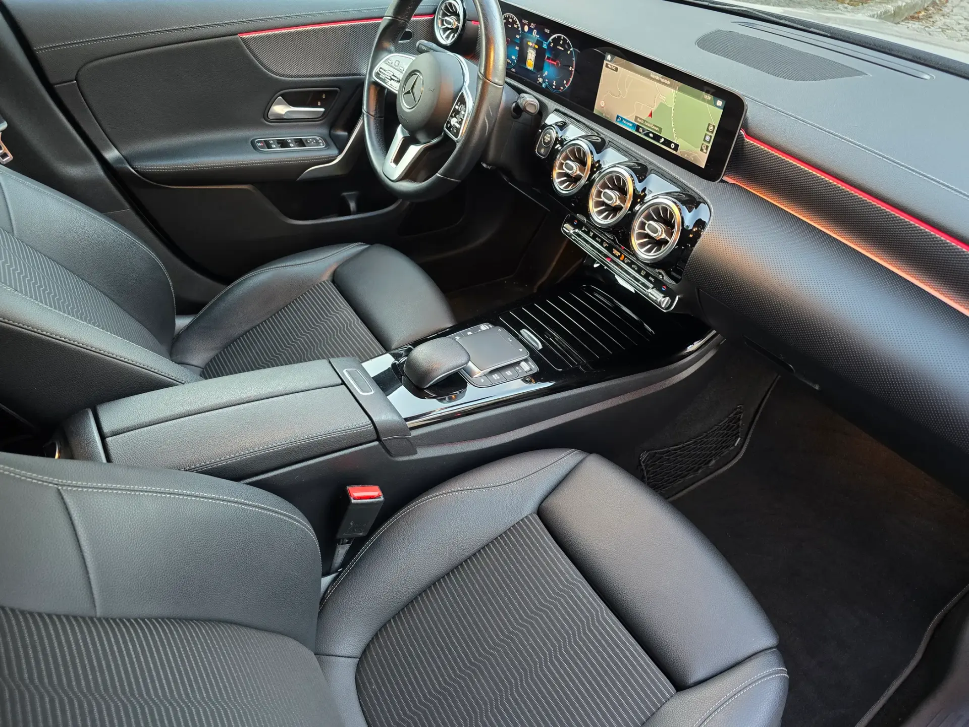 Mercedes-Benz CLA 180 d Business Solutions Aut. 29