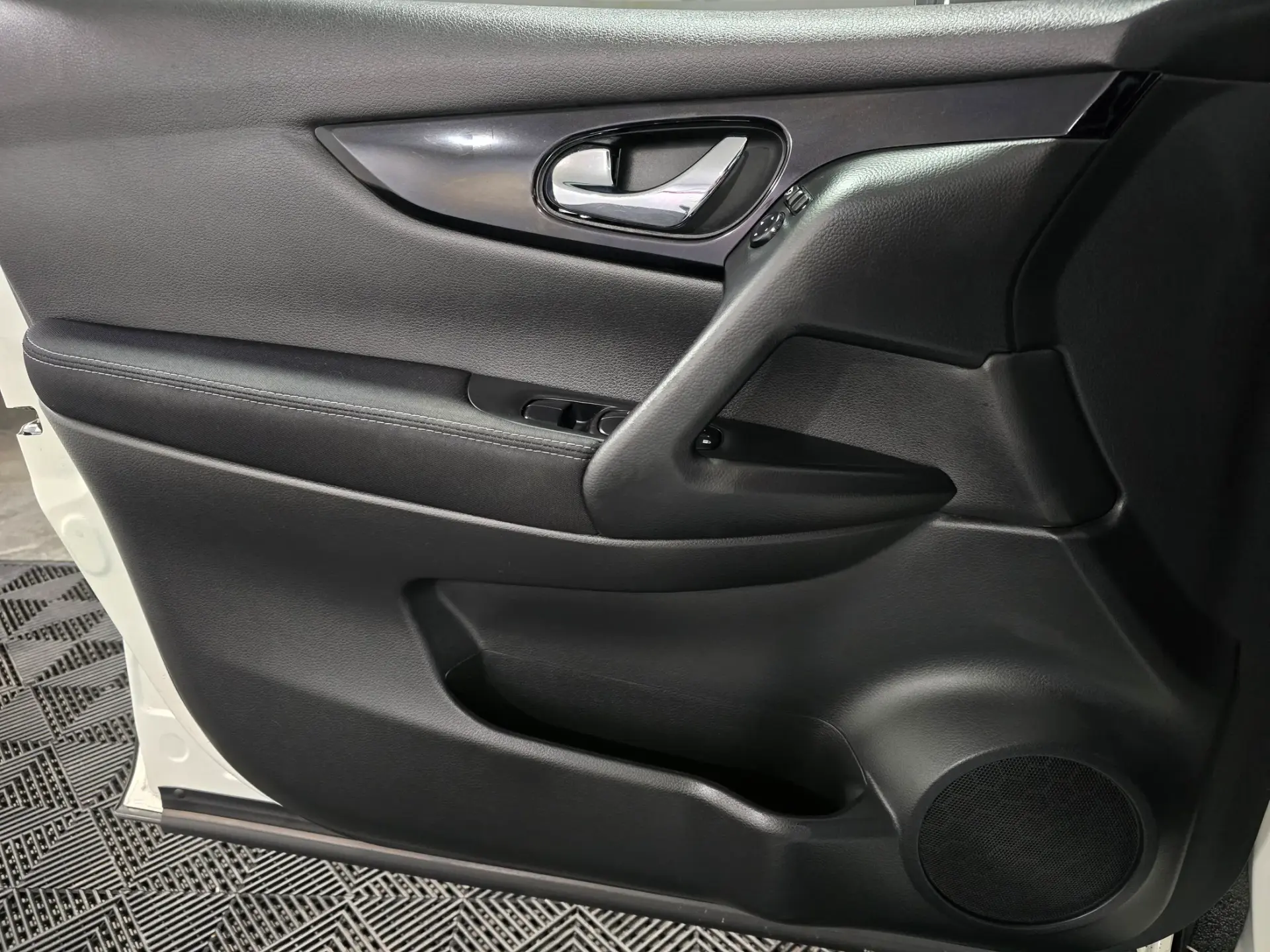 Nissan Qashqai 1.2 DIG-T N-Connecta 13