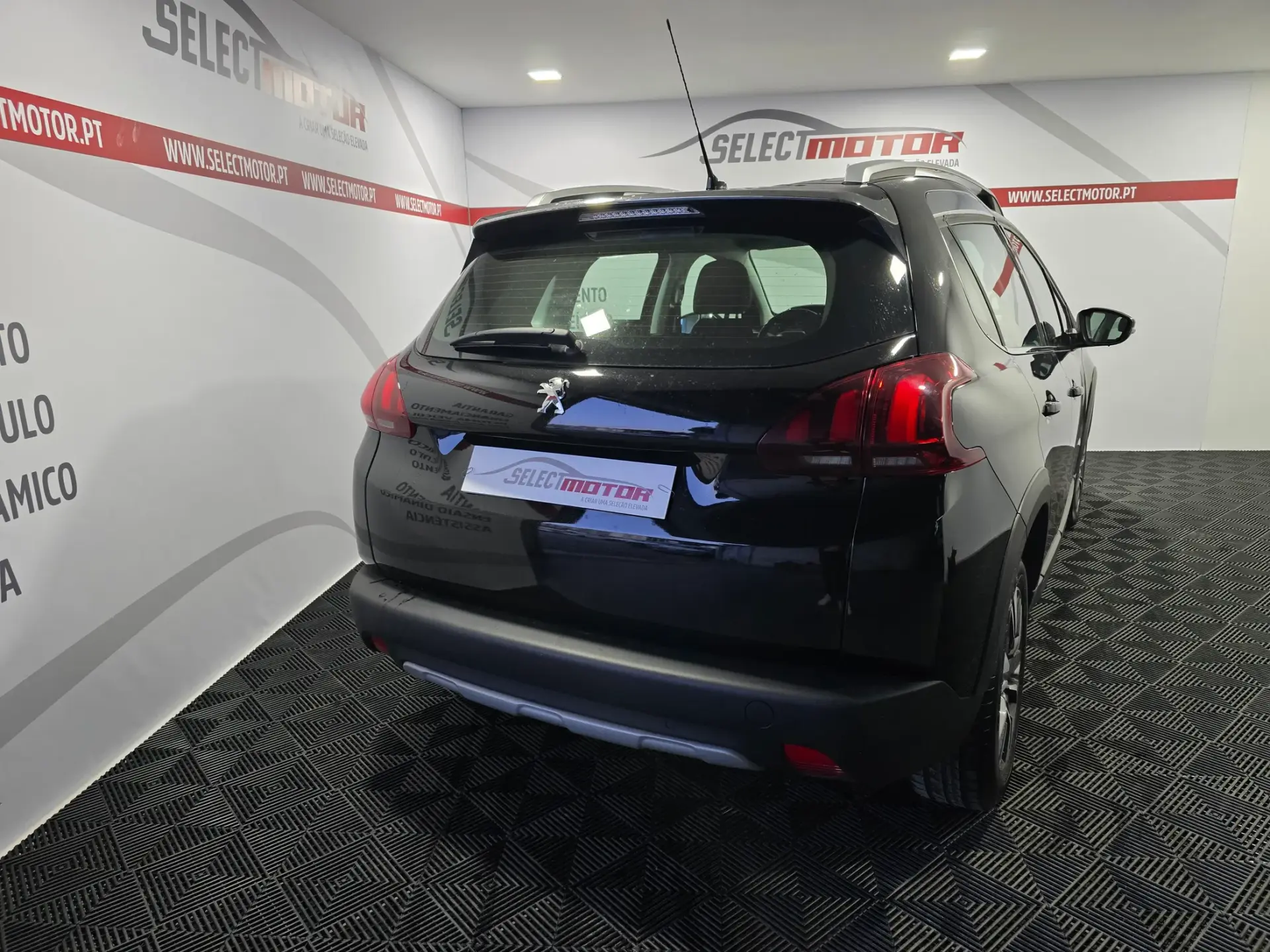 Peugeot 2008 1.2 PureTech Allure 6