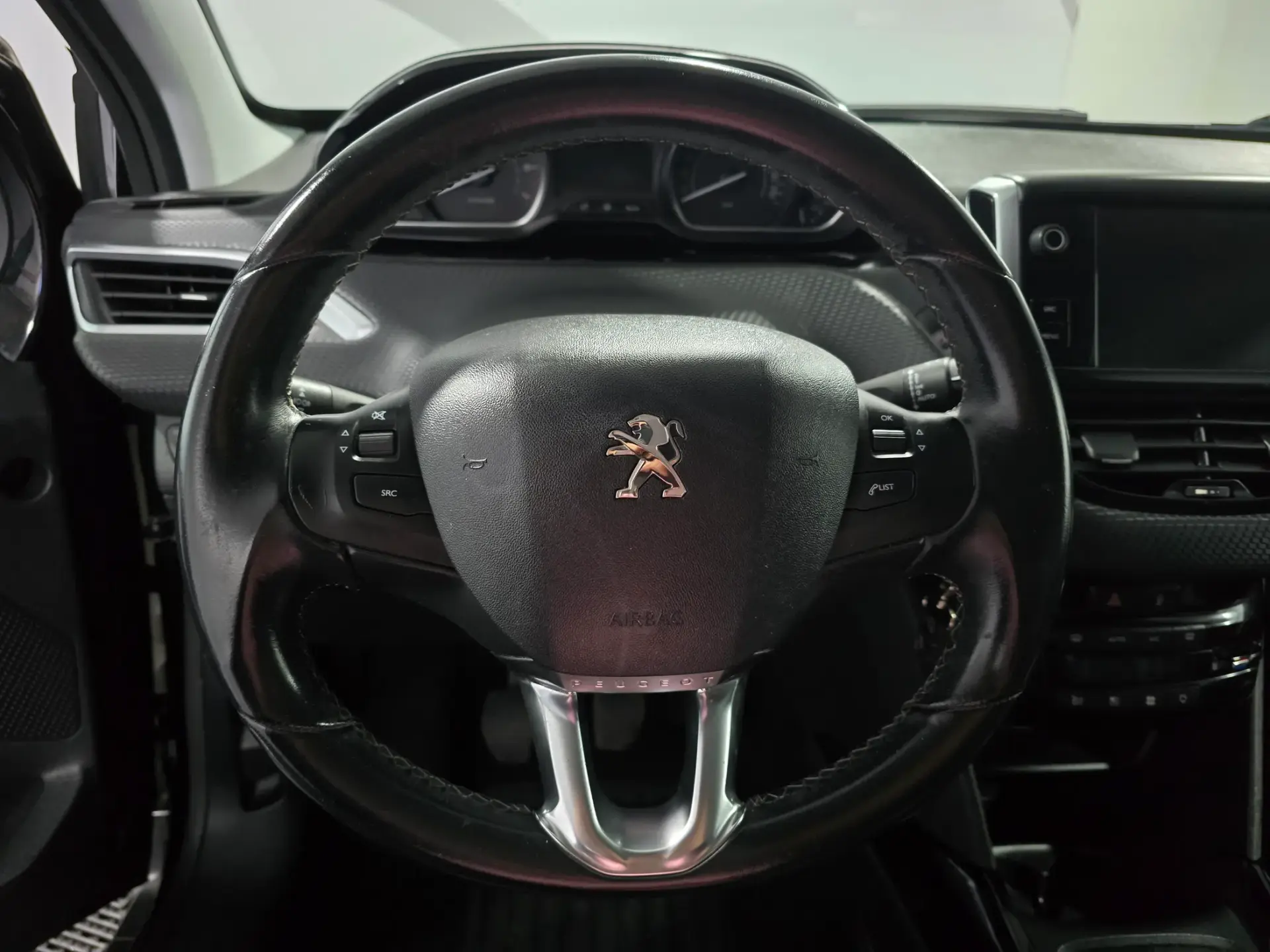 Peugeot 2008 1.2 PureTech Allure 12