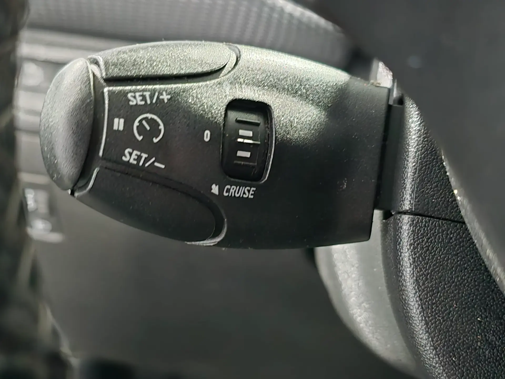 Peugeot 2008 1.2 PureTech Allure 13