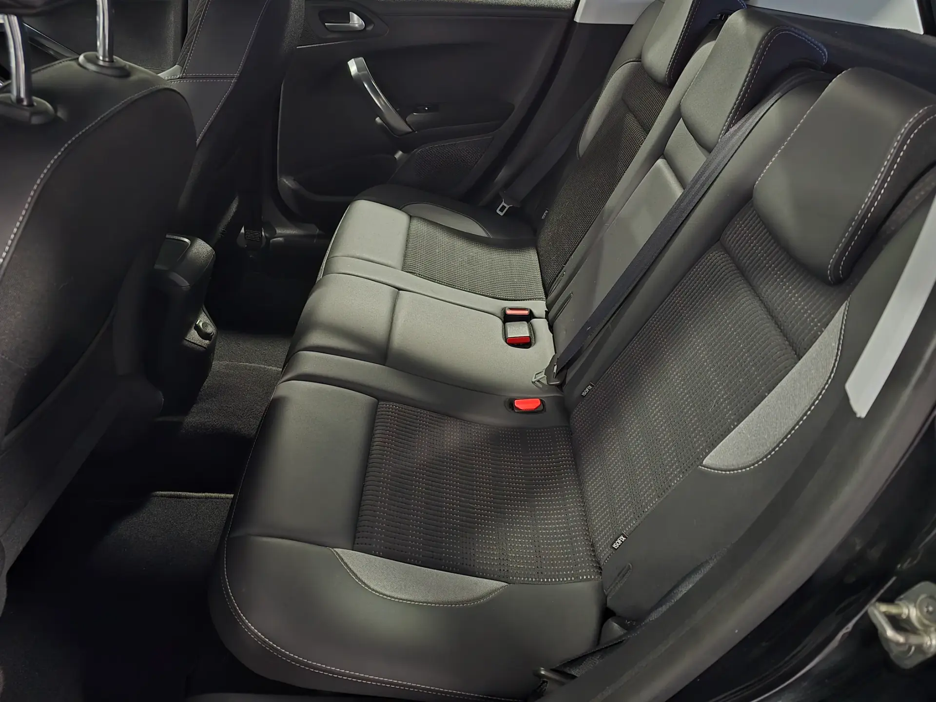 Peugeot 2008 1.2 PureTech Allure 18