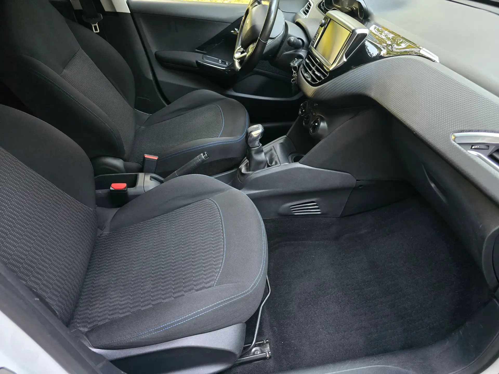 Peugeot 208 1.2 PureTech Active 26