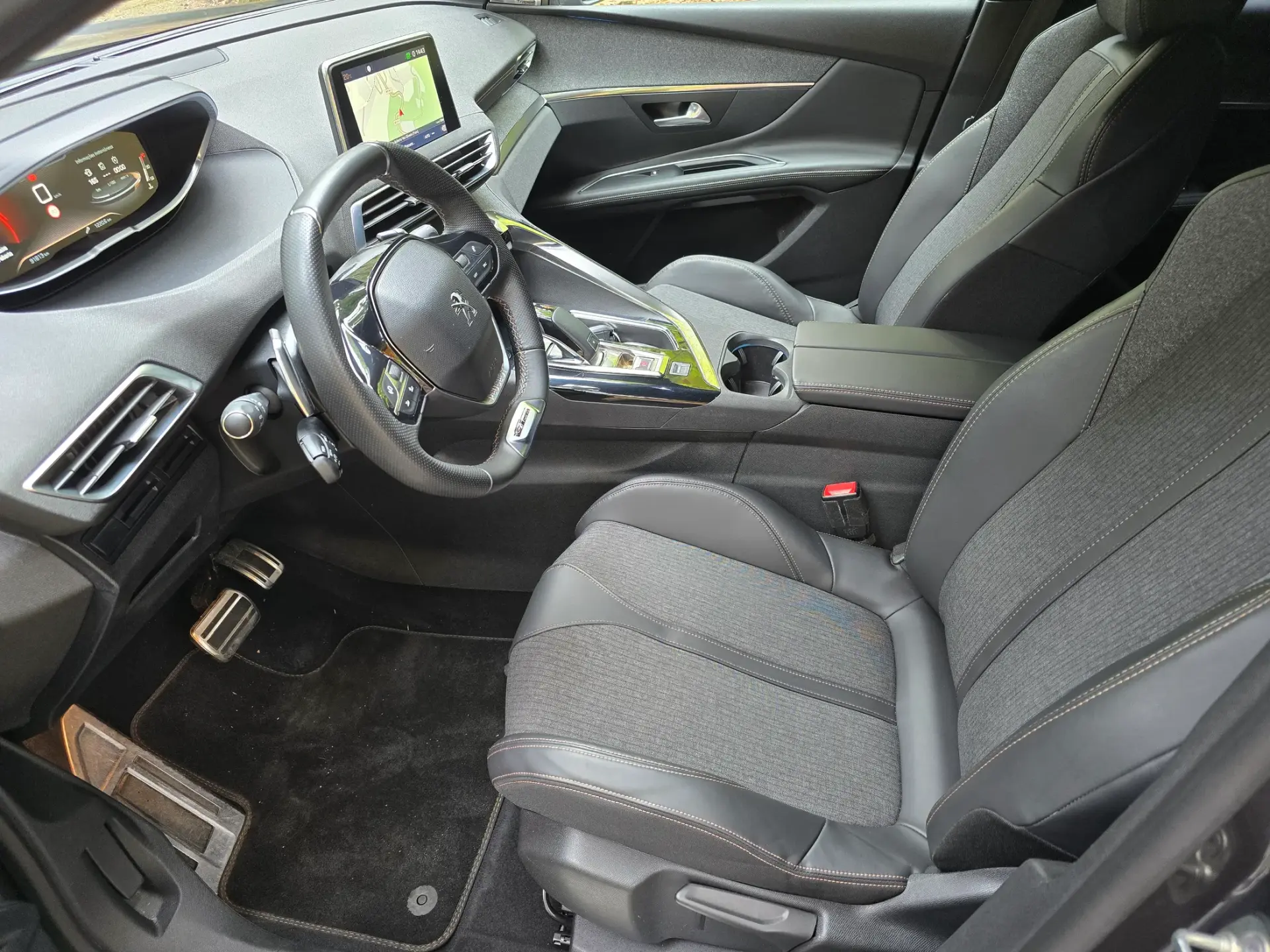 Peugeot 3008 1.2 PureTech GT Line Grip Control EAT6 24