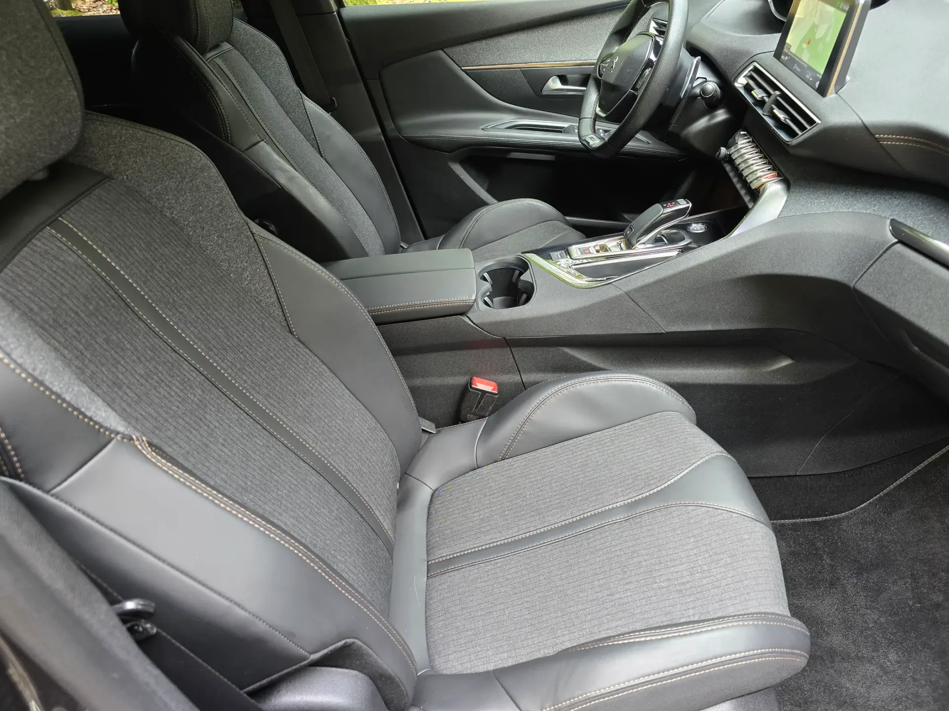 Peugeot 3008 1.2 PureTech GT Line Grip Control EAT6 28