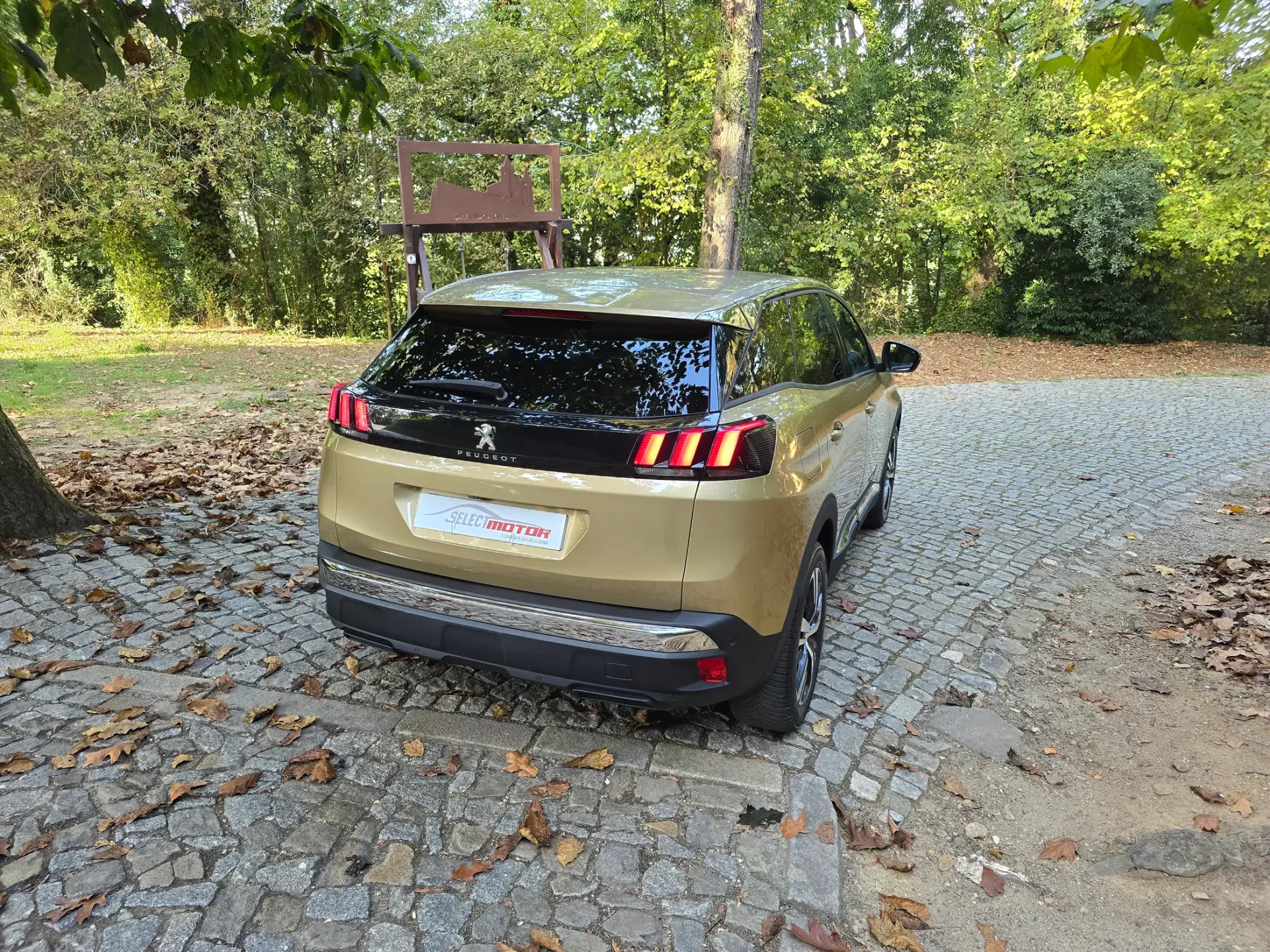 Peugeot 3008 1.2 PureTech Allure 9