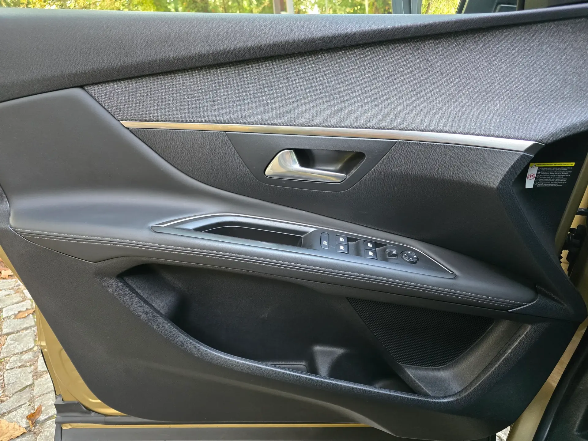 Peugeot 3008 1.2 PureTech Allure 19