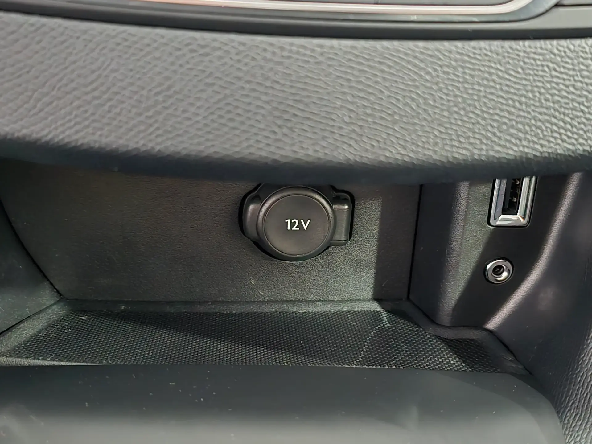 Peugeot 308 1.6 BlueHDi Allure 10