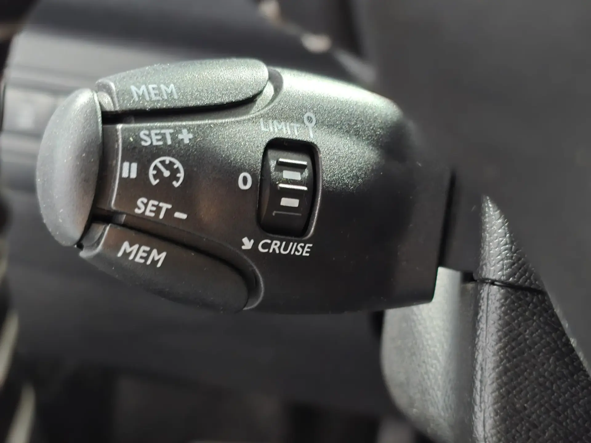Peugeot 308 1.6 BlueHDi Allure 15