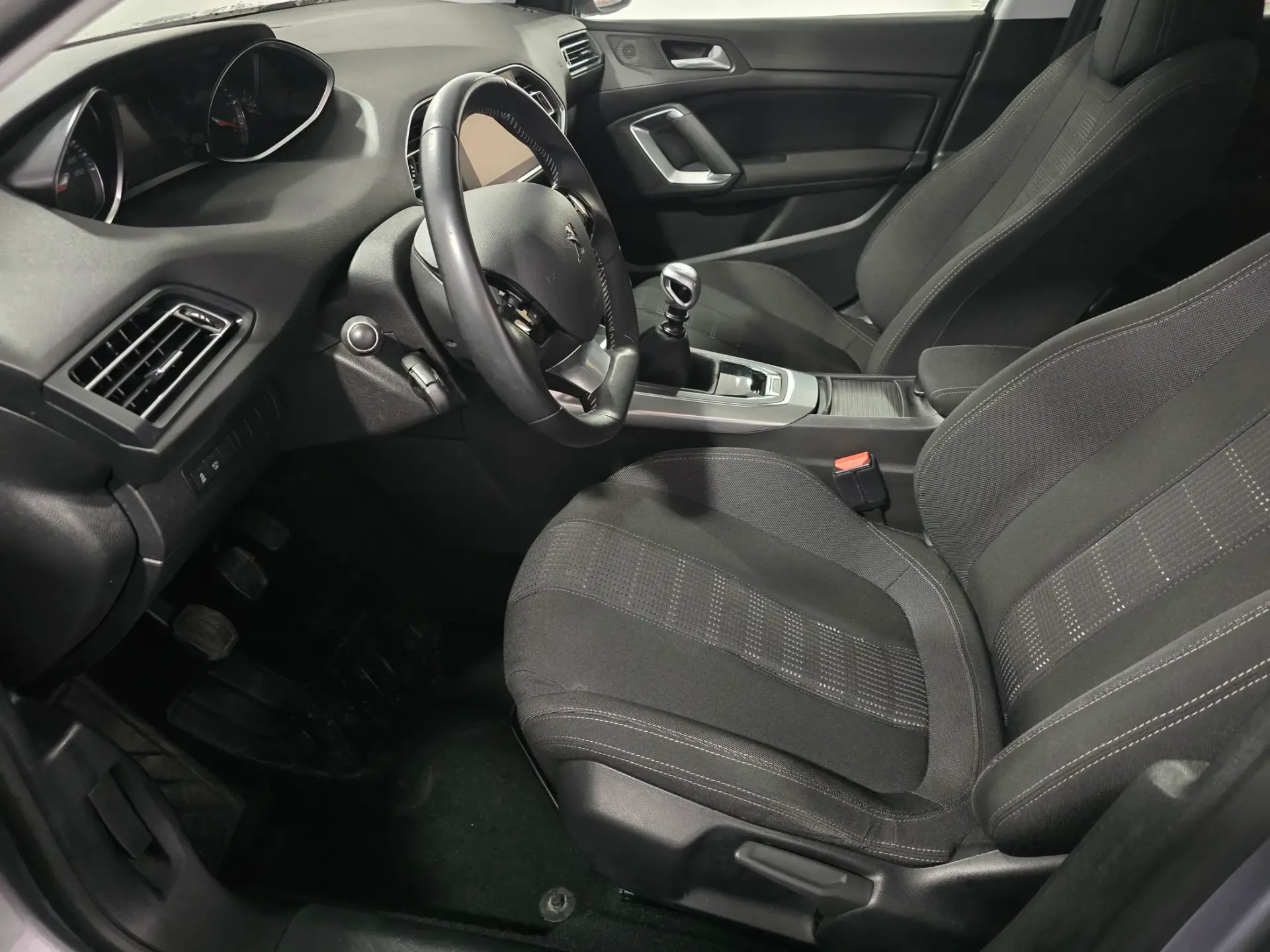 Peugeot 308 1.6 BlueHDi Allure 17